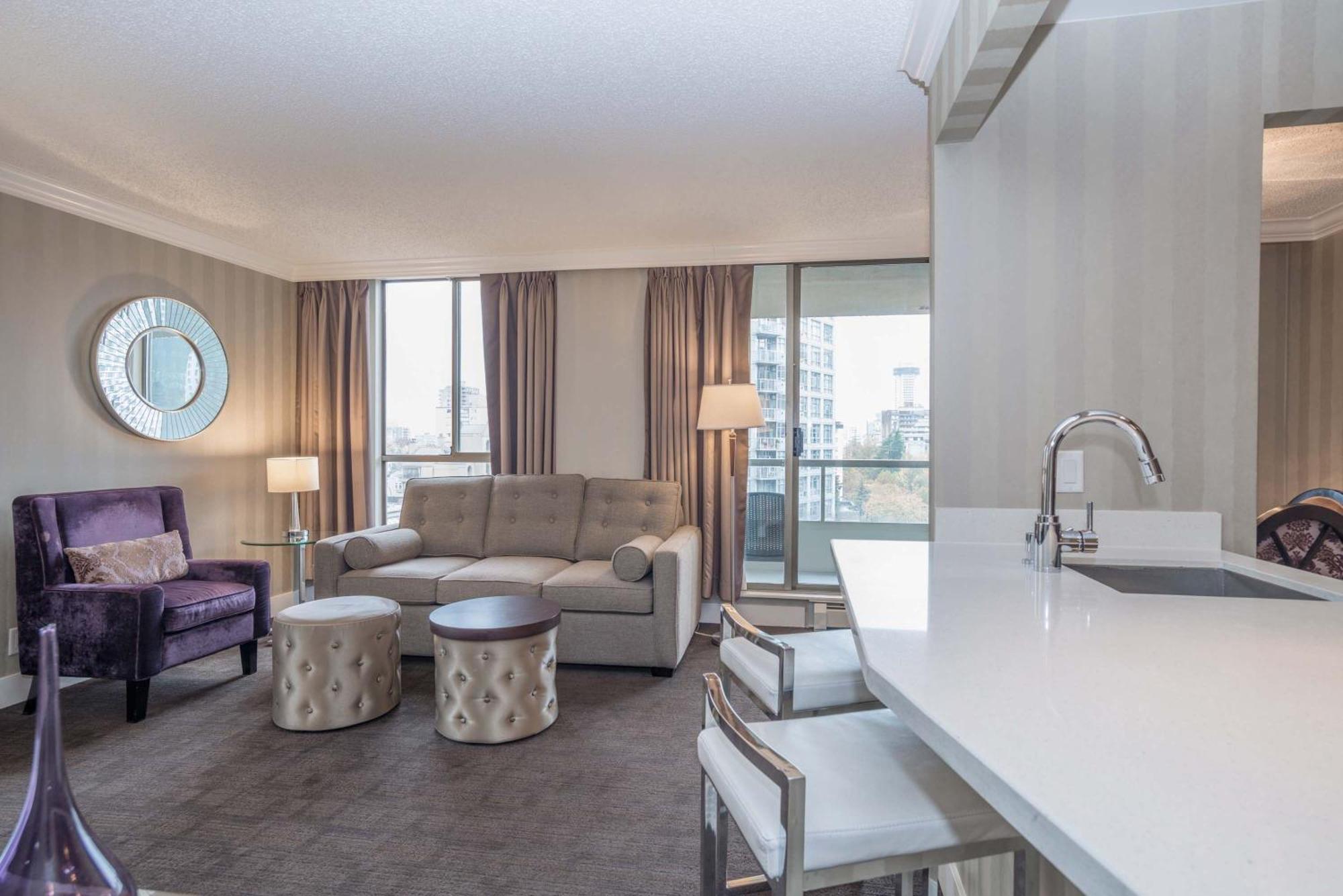 La Grande Residence At The Sutton Place Hotel Vancouver Ngoại thất bức ảnh A living room at the JW Marriott Indianapolis